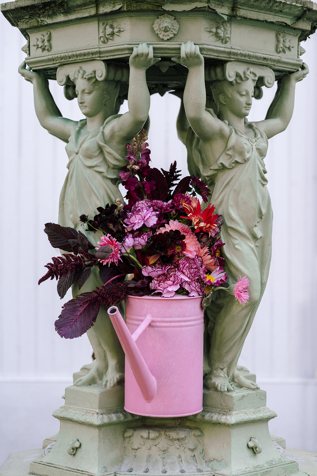 shooting, branding, arrosoir fleuri. Photo Motoucourt